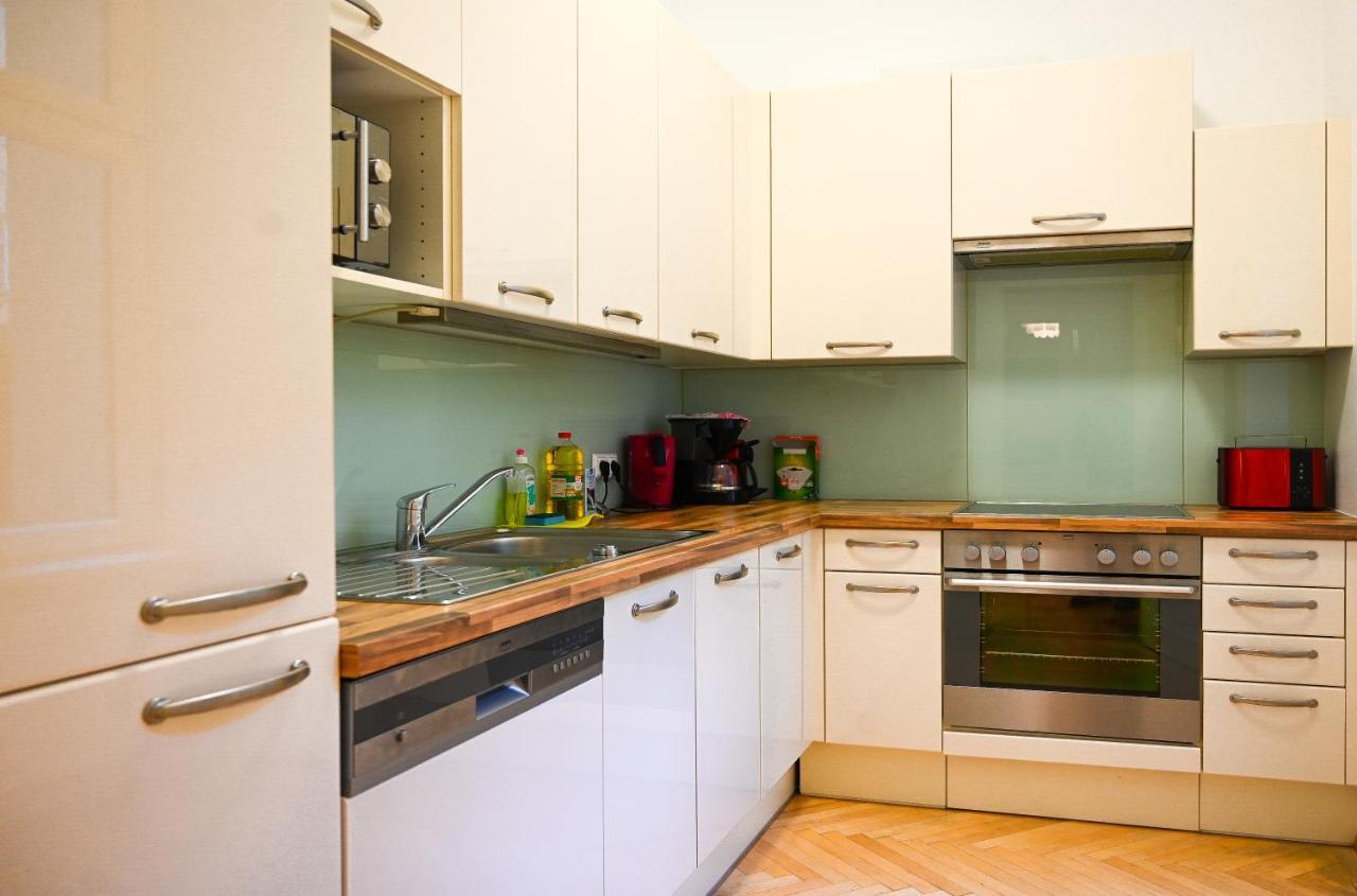 Bright Universitaet Apartment